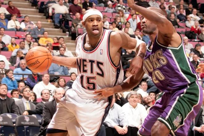 凭借快速反 凭借快速反